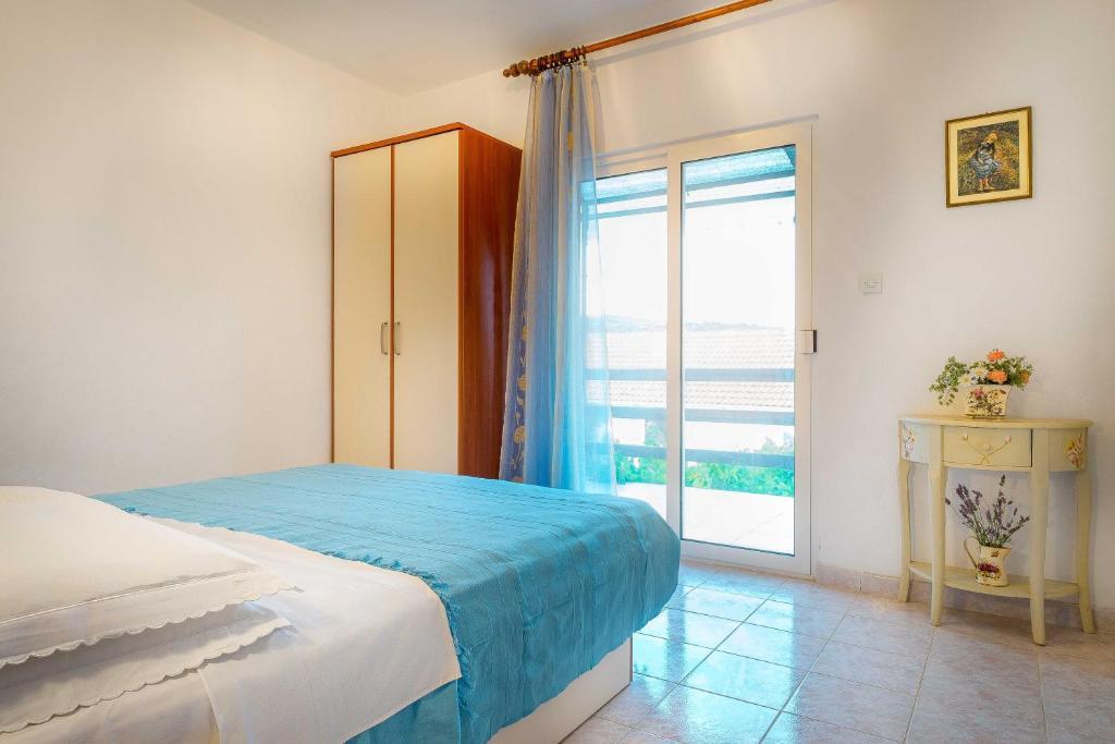 Silver Beach Apartments Vis Room photo